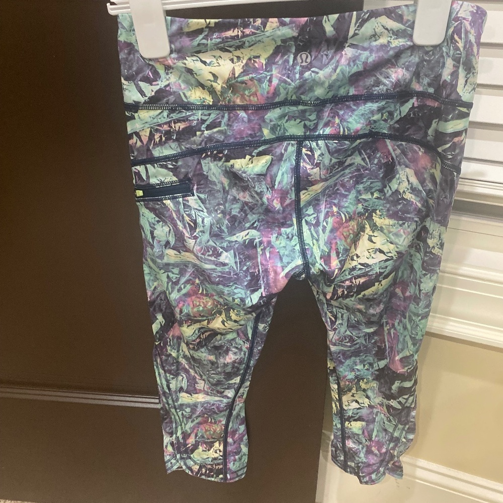 Lululemon crop leggings